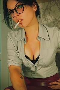 Secretary smoker
